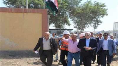 محافظ الجيزة.. تشغيل 3 محطات رفع للصرف الصحي بقرى البدرشين خلال ٣ شهور