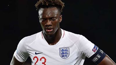 تامي إبراهام.. موهبة نيجيرية تائهة تحلق في سماء البريميرليج