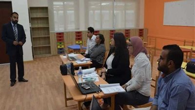 التعليم : دورات تدريبية متخصصة لمعلمي مدارس النيل المصرية