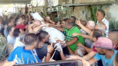 الإسكندرية تودع طباخ الرئيس وسط غياب الفنانين