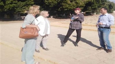 آثار بني حسن بالمنيا تستقبل وفدًا من إنجلترا وفرنسا