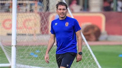 الجهاز الفني للأهلي يطمئن على حالة السولية.. وفحص طبي للرباعي المصاب