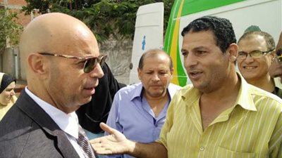 مدير صحة الشرقية يتفقد القافلة الطبية العلاجية بأم رماد بالقنايات