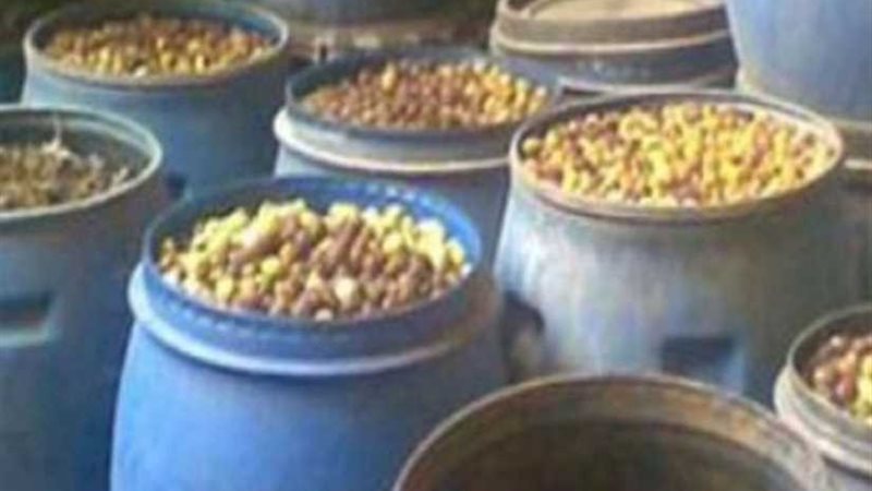 ضبط 7.5 طن مخلل فاسد