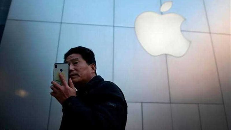 أبل تسحب تطبيقا إلكترونيا