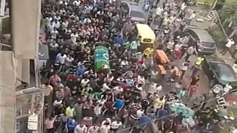 الألاف يودعون ”البنا“