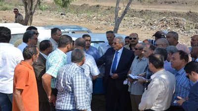 محافظ الدقهلية يعقد اجتماعًا بطريق رافد جمصة ويوجه بإزالة المعوقات