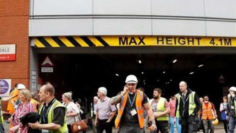 إصابة 4 أشخاص في