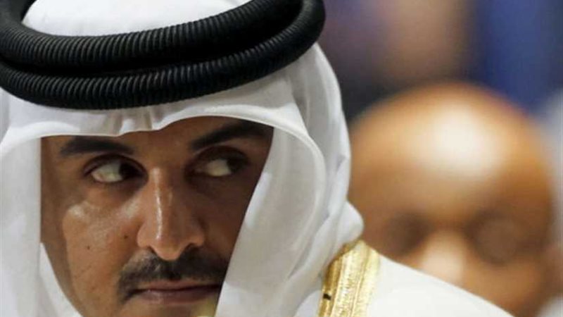 تميم يغدق الأموال