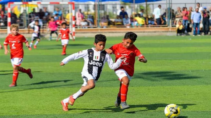 نجوم الكرة يشهدون