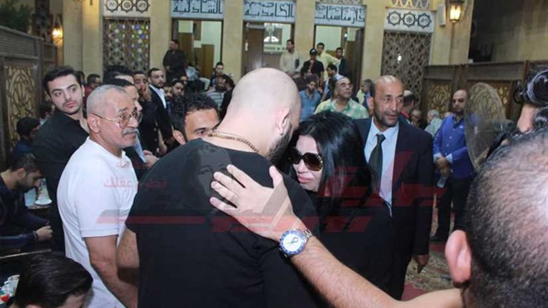 مروة تنهار في عزاء