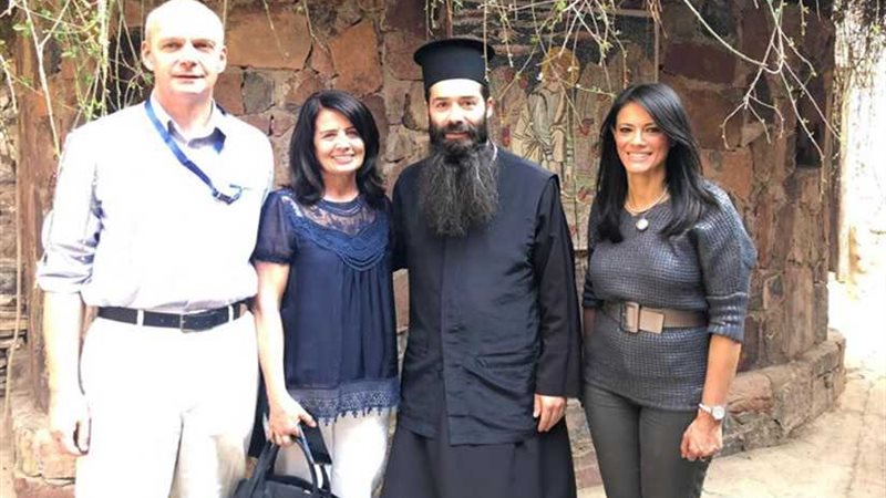 وزيرة السياحة تزور