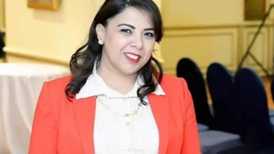 لكل امرأة تواجه صعوبات.. ٧ مفاتيح للعطاء بسعادة