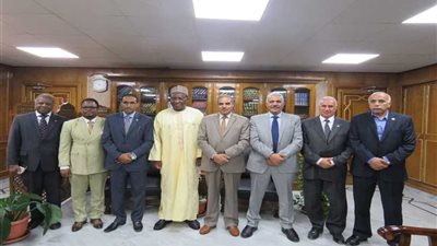 سفير الكاميرون يطلب دعم جامعة الأزهر في مجالات الهندسة الزراعية