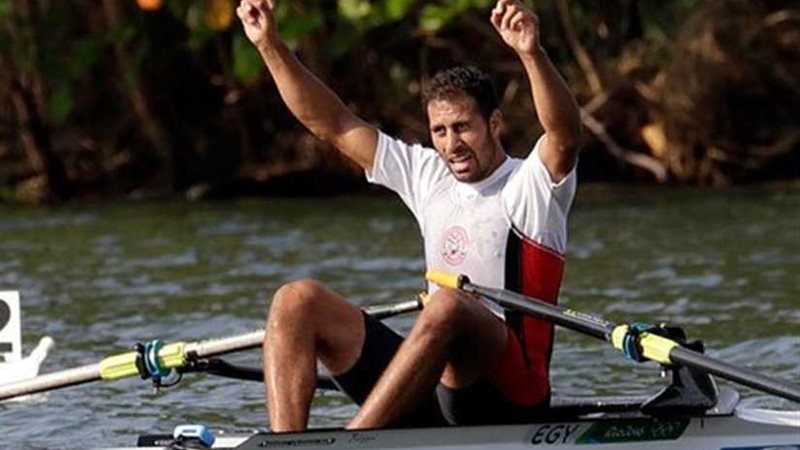 صبحي يهنئ بطل التجديف