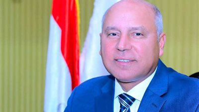 النقل: إنشاء 7 موانئ جــافة و7 محاور بتكلفة 14 مليار جنيه