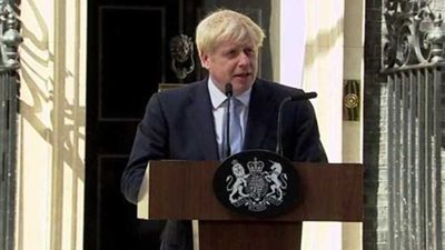 رئيس الوزراء البريطاني يعلن التوصل إلى اتفاق جديد مع الاتحاد الأوروبي بشأن 