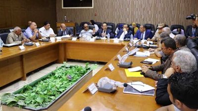 محافظ شمال سيناء يوجه بالاستعداد للسيول وتجهيز المعدات