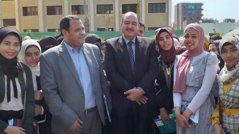 البدويهي يوزع الهدايا