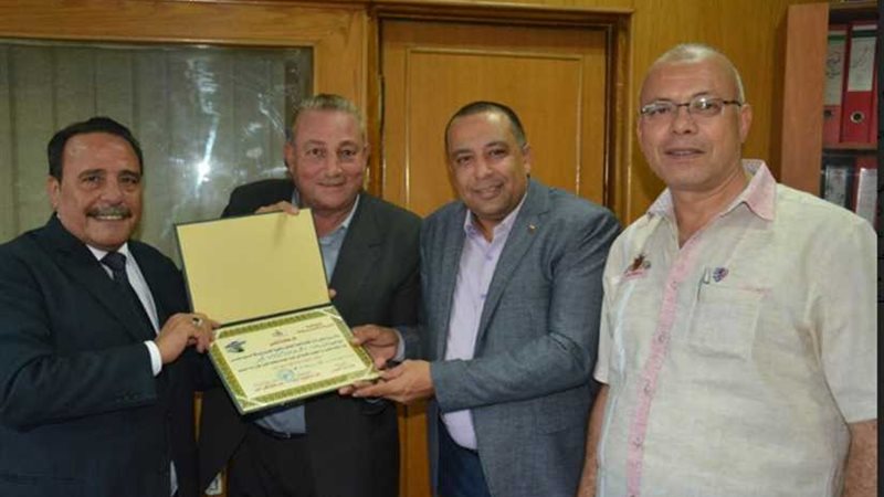 تكريم المتحدث الرسمي