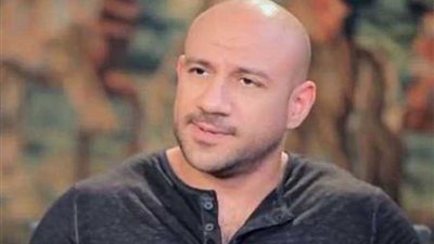 أحمد مكي يعلق على وفاة والده.. فماذا قال؟