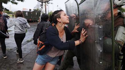 وسط احتجاجات… إعلان حظر التجول في سانتياجو عاصمة تشيلي