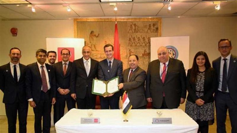 المالية توقع اتفاقية