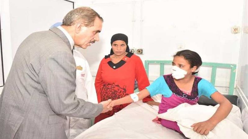 محافظ أسيوط يزور