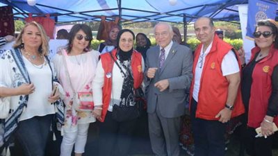 الباز ووالي وجزارين يفتتحون معرض 