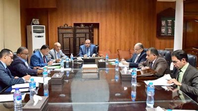 إنشاء وحدة لإنتاج المقررات الدراسية إلكترونيا بالتعلم المدمج ببني سويف