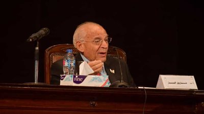 عاجل.. فاروق الباز يطالب بضرورة استغلال الطاقة الشمسية في مصر