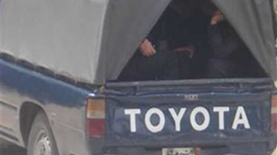 ضبط عاطل يرتدي نقابا وبحوزته حقيبة بداخلها 33 ألف دولار