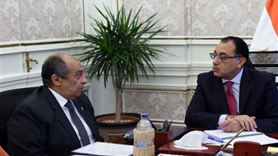 رئيس الوزراء يُتابع مع وزير الزراعة خُطوات تطوير الحجر الزراعي المصري