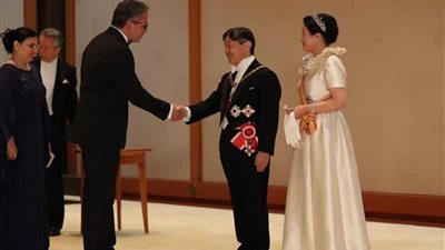 وزير الاثار يشارك في حفل تنصيب امبراطور اليابان‎