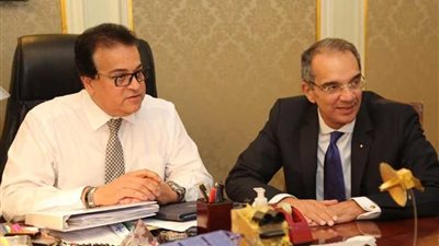 عاجل.. وزيرا الاتصالات والتعليم العالي يبحثان سبل تحويل الجامعات المصرية لجامعات ذكية