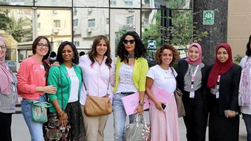 نجمات الفن والمجتمع