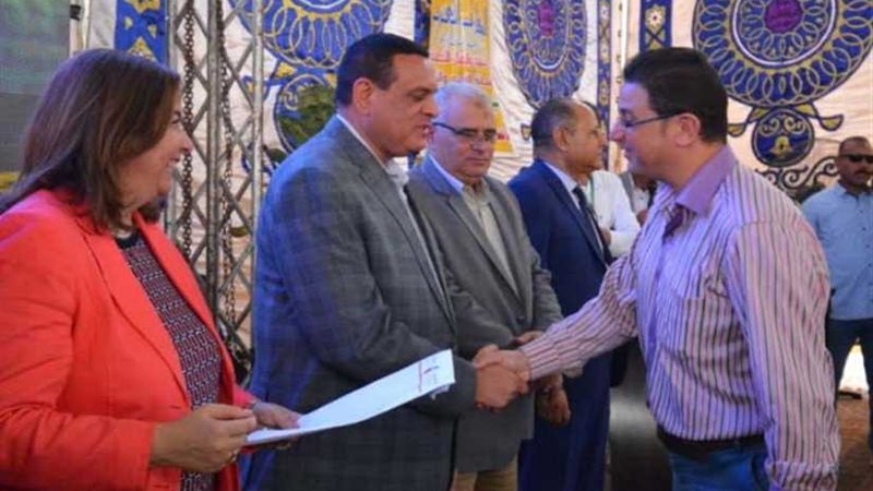 تسليم 716 وحدة سكنية