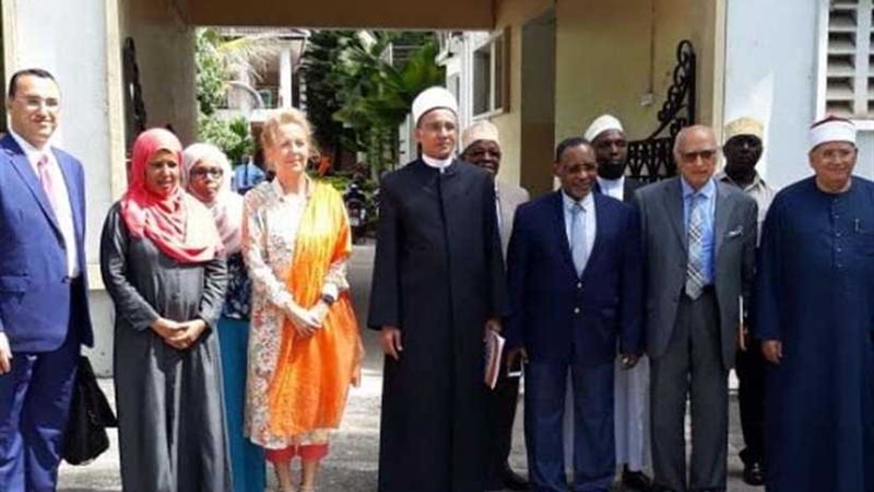 خلال لقائه وزير الصحة