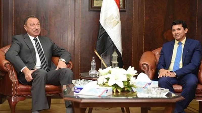 كواليس جلسة وزير