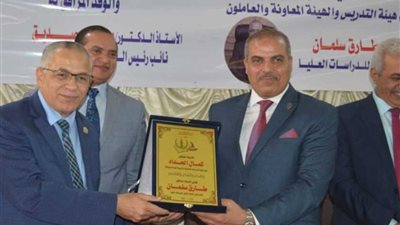 رئيس جامعة الأزهر لطالبات الدراسات الإسلامية بسوهاج: 