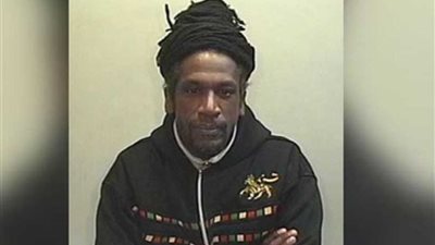 المغتصب السادي يصرخ مهدداً ضحيته: 