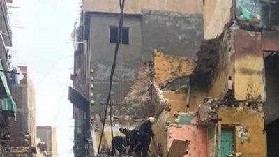مصرع وإصابة 4 أشخاص في انهيار جزئي بعقار غرب الإسكندرية