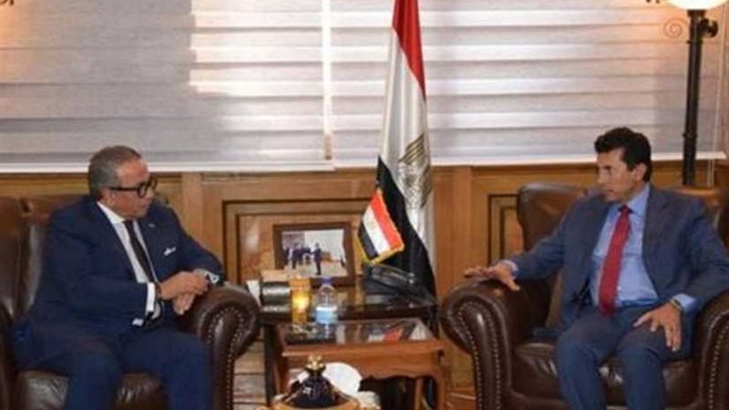 وزير الرياضة والجنايني