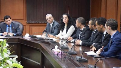 أشرف صبحي يلتقي الوفد المصري المشارك في برنامج التبادل الشبابي بالسعودية