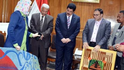 نوعية بنها تهدي القليوبية أعمالًا فنية طلابية لتجميل المنشآت