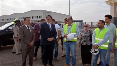 محافظ القليوبية يتفقد المنطقة الاستثمارية ببنها لمتابعة مستجدات الأعمال