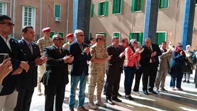 الديب وبدر الدين يشهدان عرض 