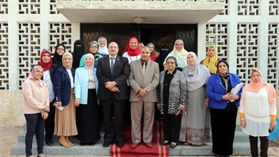 رئيس جامعة الأزهر يوصي طالبات كلية العلوم بالتصدي لحروب الجيل الرابع والبعد عن الشائعات