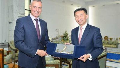 رئيس مصر للطيران يستقبل الرئيس التنفيذي لتحالف ستار العالمي