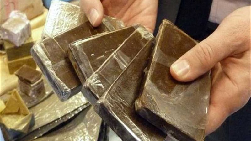 إحباط إدخال ربع طن